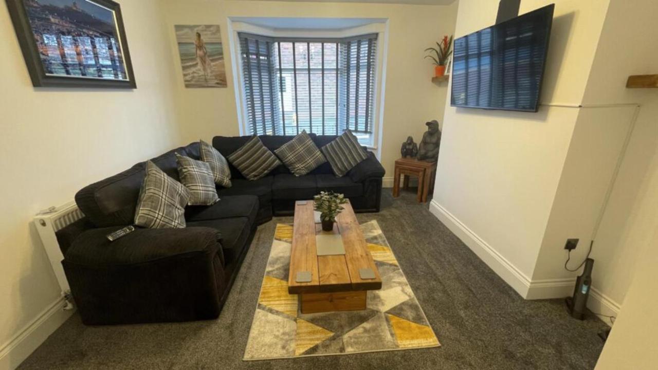 House Located Centrally For Up To 8 Guests สการ์โบโรห์ ภายนอก รูปภาพ