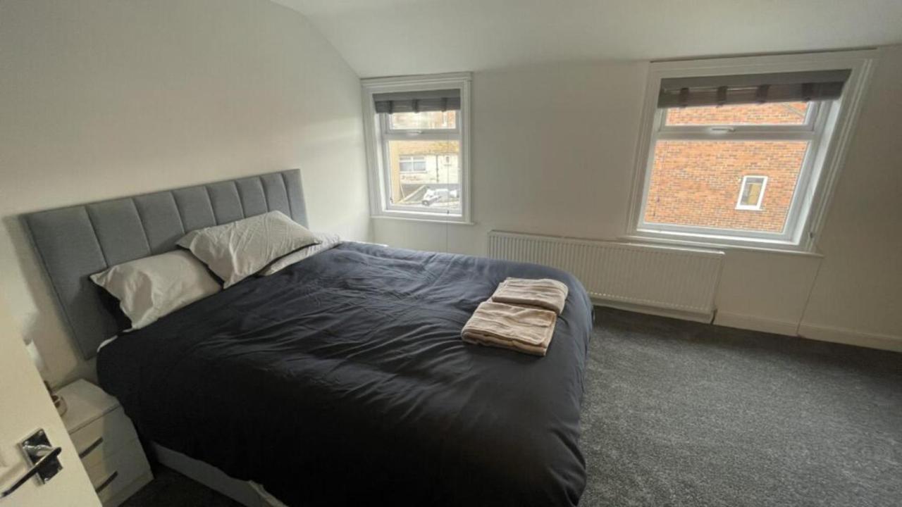 House Located Centrally For Up To 8 Guests สการ์โบโรห์ ภายนอก รูปภาพ